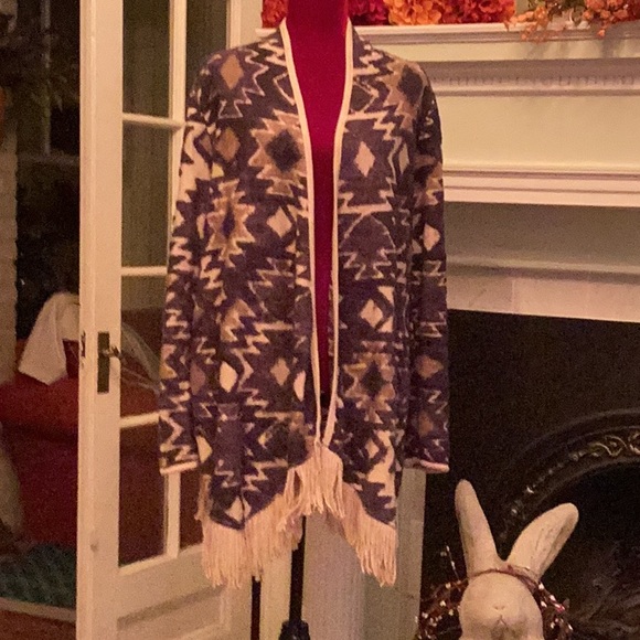 Size L LUCKY BRAND SWEATER IN FLANNEL TYPE MATERIAL - Picture 1 of 10